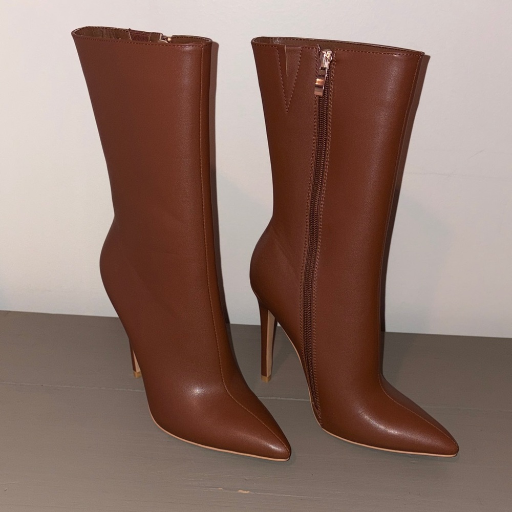 NWOT- London Rag Micah women's stiletto high ankle boots in a brown/cognac